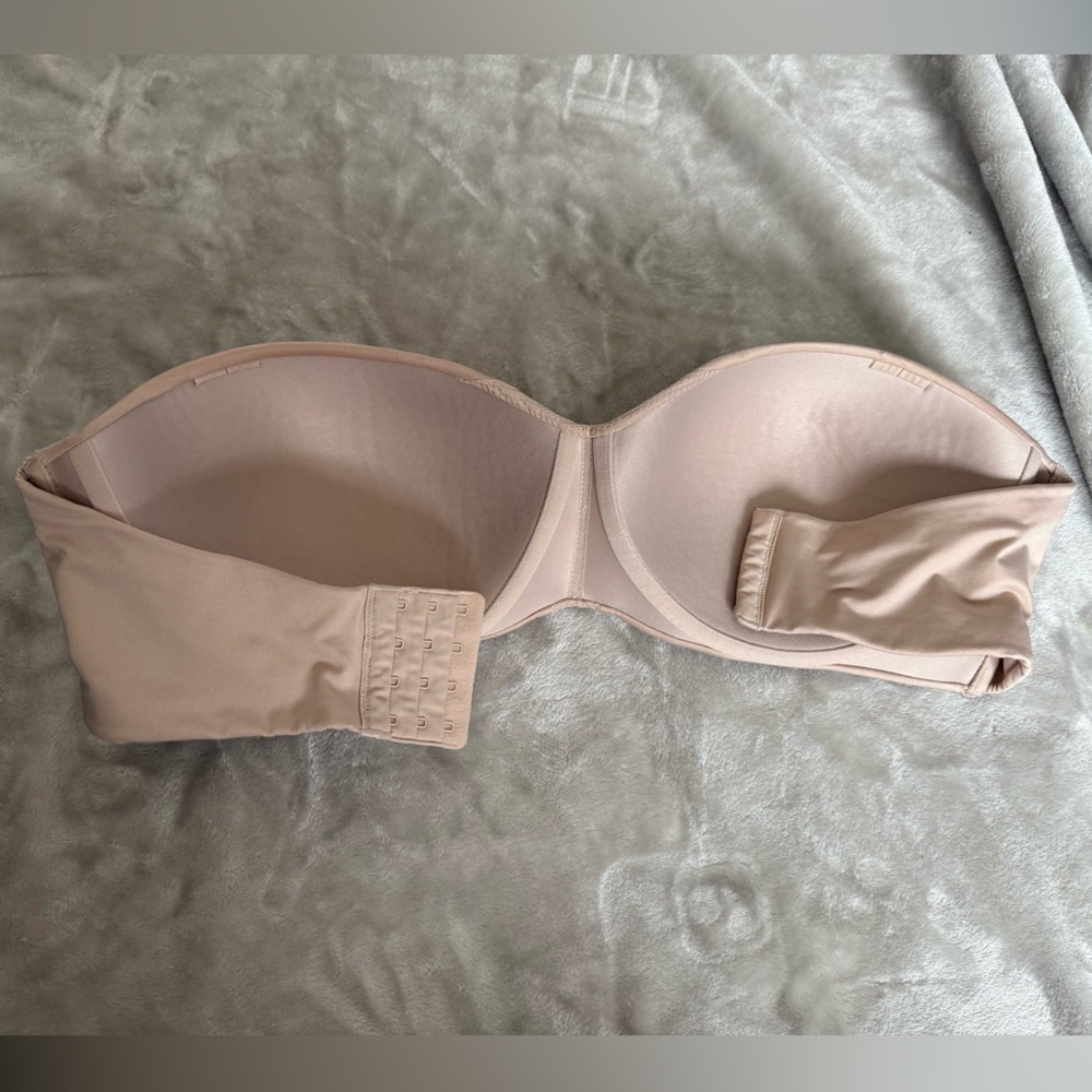 Seamless Tan Bra - Picture 2 of 3